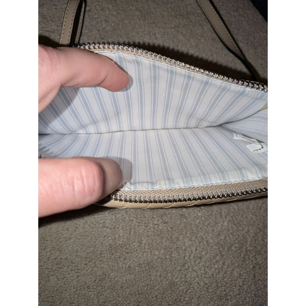 Jen & Co‎ Beige Woven Vegan Leather Crossbody Wallet Bag Card Holder Clutch